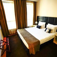 Гостиница Mamaison All-Suites Spa Hotel, Москва, Московская область