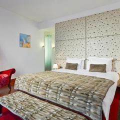 Гостиница Mamaison All-Suites Spa Hotel, Москва, Московская область