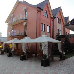 Гостиница Красный замок, Новокубанск, Краснодарский край