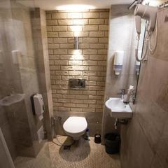 Отель Travellers