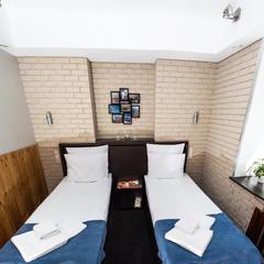 Отель Travellers