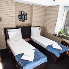 Отель Travellers