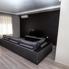 Отель Travellers