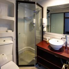 Отель Travellers