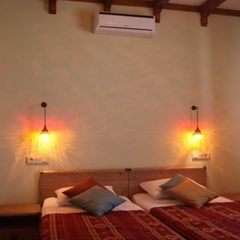 Вилла Магриб и Шарк, Поповка, Крым