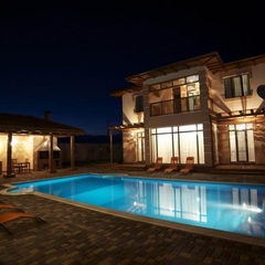 Вилла Магриб и Шарк, Поповка, Крым