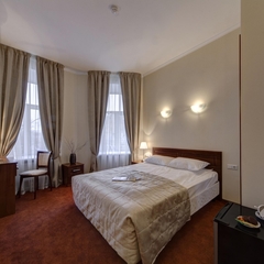 Гостиница A