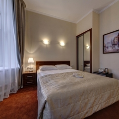 Гостиница A