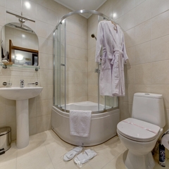 Гостиница A