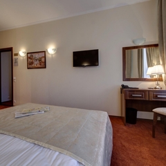 Гостиница A