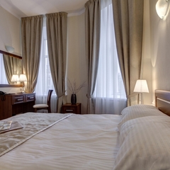 Гостиница A