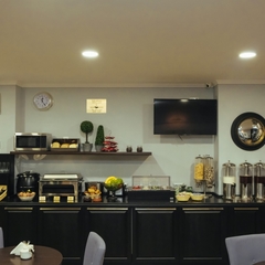 Гостиница A