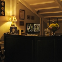 Гостиница A