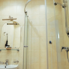 Гостиница A