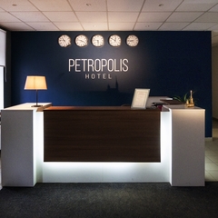 Гостиница Петрополис, Санкт-Петербург, Ленинградская область