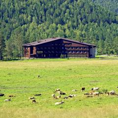 Загородный отель Гладенькая, Саяногорск, Республика Хакасия