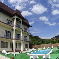 Гостевой дом Черное шале, Лоо, Краснодарский край