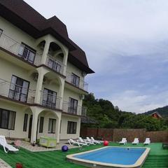 Гостевой дом Черное шале, Лоо, Краснодарский край