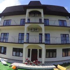 Гостевой дом Черное шале, Лоо, Краснодарский край