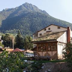 Гостиница Йети хаус, Теберда, Республика Карачаево-Черкесия 