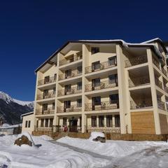 Гостиница Йети хаус, Теберда, Республика Карачаево-Черкесия 