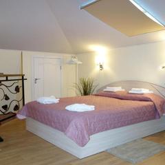 Гостиница Старый Дом, Тихвин, Ленинградская область