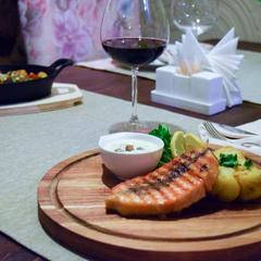 Гостиница Старый Дом, Тихвин, Ленинградская область