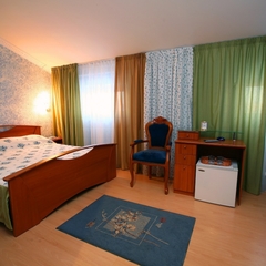 Гостинично-ресторанный комплекс Соловьиная роща, Тюмень, Тюменская область