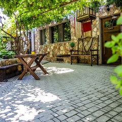 Усадьба Рыцаря Эдварда Остера. Дом дракона, Черноморское, Крым