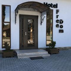 Отель Freedom, Пицунда