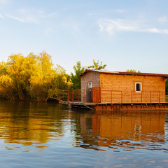 Плавбаза Рыбный дом, Иванчуг, Астраханская область