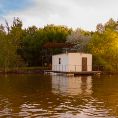 Плавбаза Рыбный дом, Иванчуг, Астраханская область