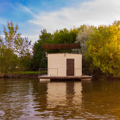 Плавбаза Рыбный дом, Иванчуг, Астраханская область