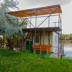 Плавбаза Рыбный дом, Иванчуг, Астраханская область