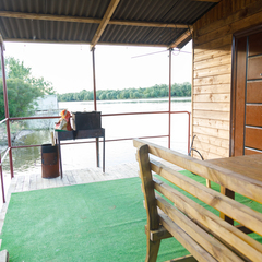 Плавбаза Рыбный дом, Иванчуг, Астраханская область