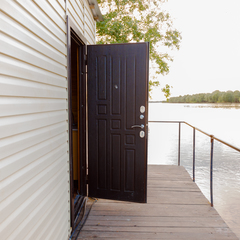 Плавбаза Рыбный дом, Иванчуг, Астраханская область