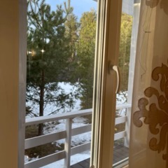 Частный дом  с камином и сауной у озера, Ленинградская область