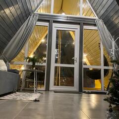 Загородный клуб По Щучьему Велению, серый домик A-Frame на берегу реки, Новая Усмань, Воронежская область