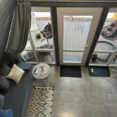 Загородный клуб По Щучьему Велению, серый домик A-Frame на берегу реки, Новая Усмань, Воронежская область