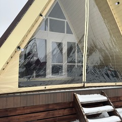 Загородный клуб По Щучьему Велению, коричневый домик в стиле A-Frame с чаном, Новая Усмань, Воронежская область