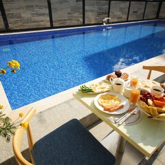 Отель Chveni Ezo Boutique Hotel, Батуми