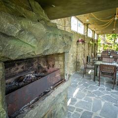 Отель Chveni Ezo Boutique Hotel, Батуми