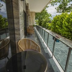 Отель Chveni Ezo Boutique Hotel, Батуми