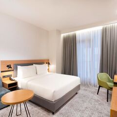 Отель Holiday Inn Yerevan Republic Square, Ереван