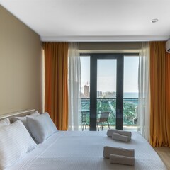 Отель Orbi Beach Tower, Батуми