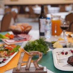 Отель Regineh, Ереван