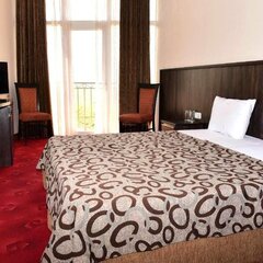 Отель Regineh, Ереван