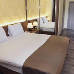 Отель Mandarin Hotel, Ереван