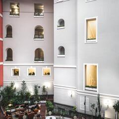 Отель Grand Hotel Yerevan бывш. «Royal Tulip Grand», Ереван