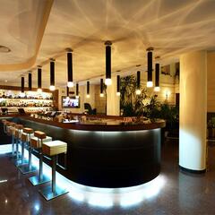 Отель Grand Hotel Yerevan бывш. «Royal Tulip Grand», Ереван